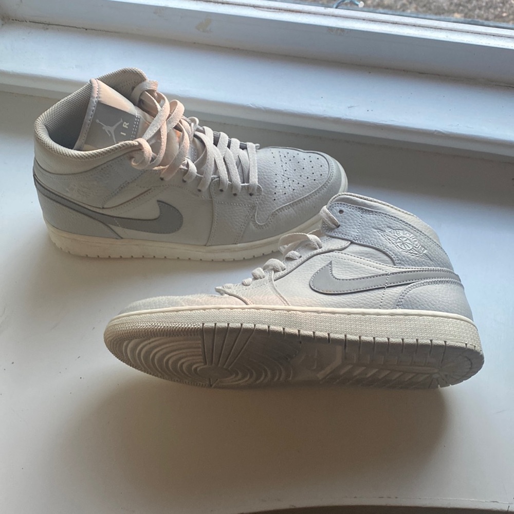 Air Jordan 1 Silver